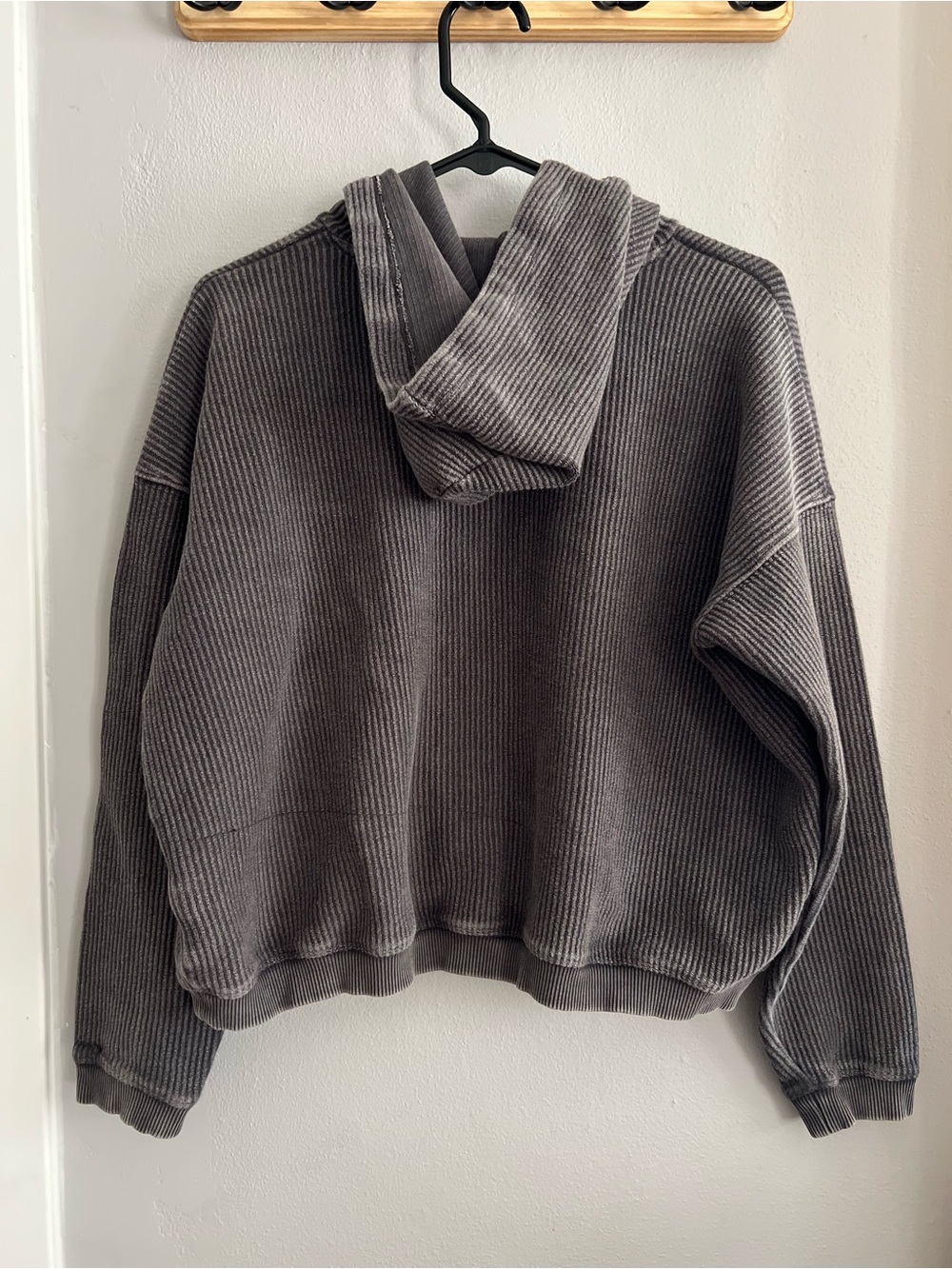 Women’s Aerie Ribbed Knit Cropped Hoodie - Picture 3 of 4